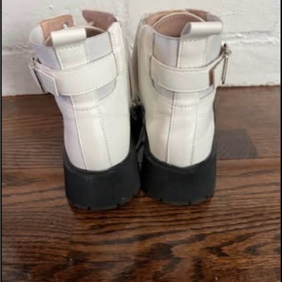 Kids White Lace-Up Ankle Boots - Picture 3 of 7